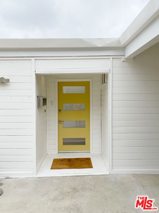 3352 Oak Glen Drive Los Angeles, CA 90068 - Photo 3 of 16