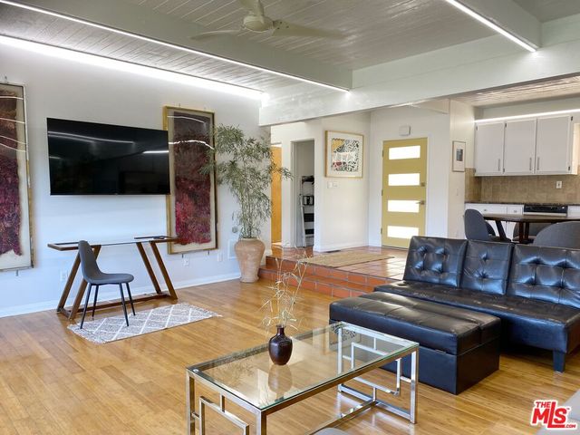 $5,250 | 3352 Oak Glen Drive, Los Angeles, CA 90068