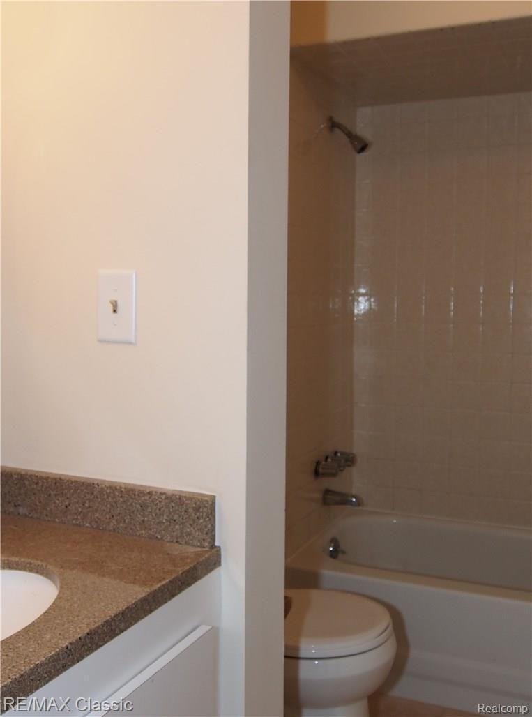 5190 West Utica Road Utica, MI 48317 - Photo 6 of 7 2017-02-26 16.03