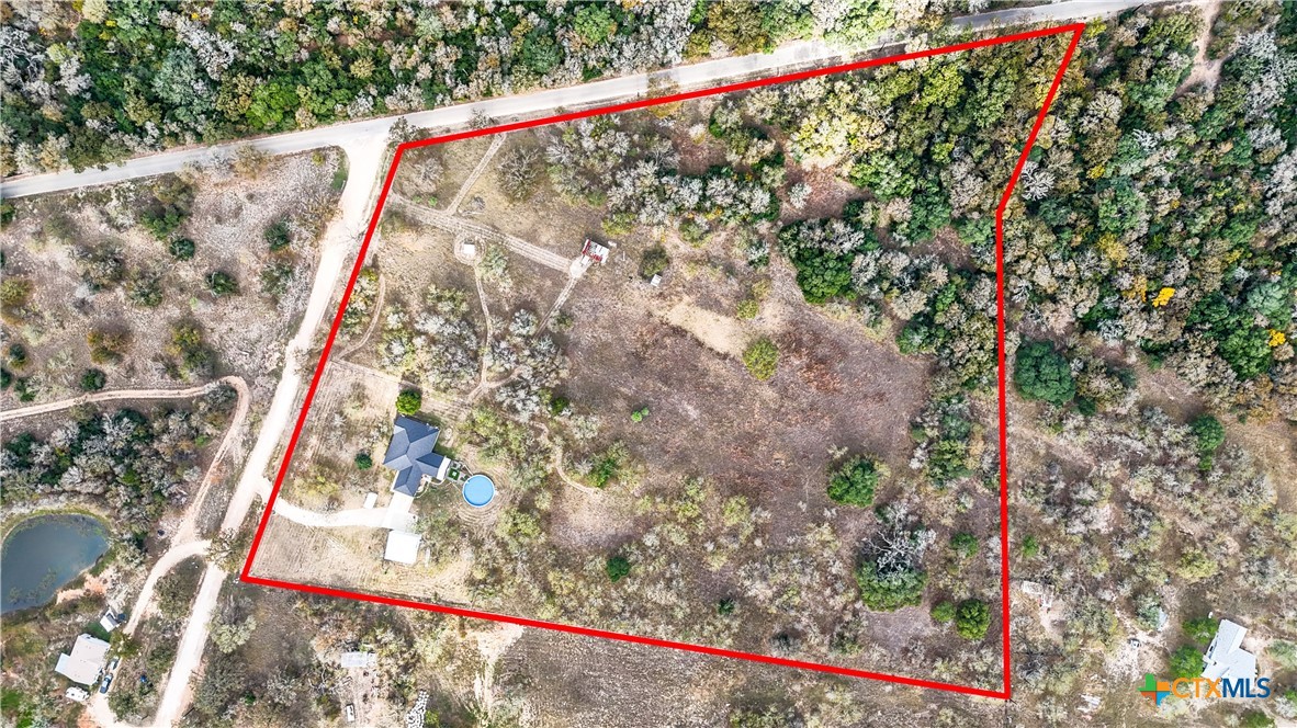 195 Cheyenne Lane Kingsbury, TX 78638 - Photo 42 of 43 a view of small yard