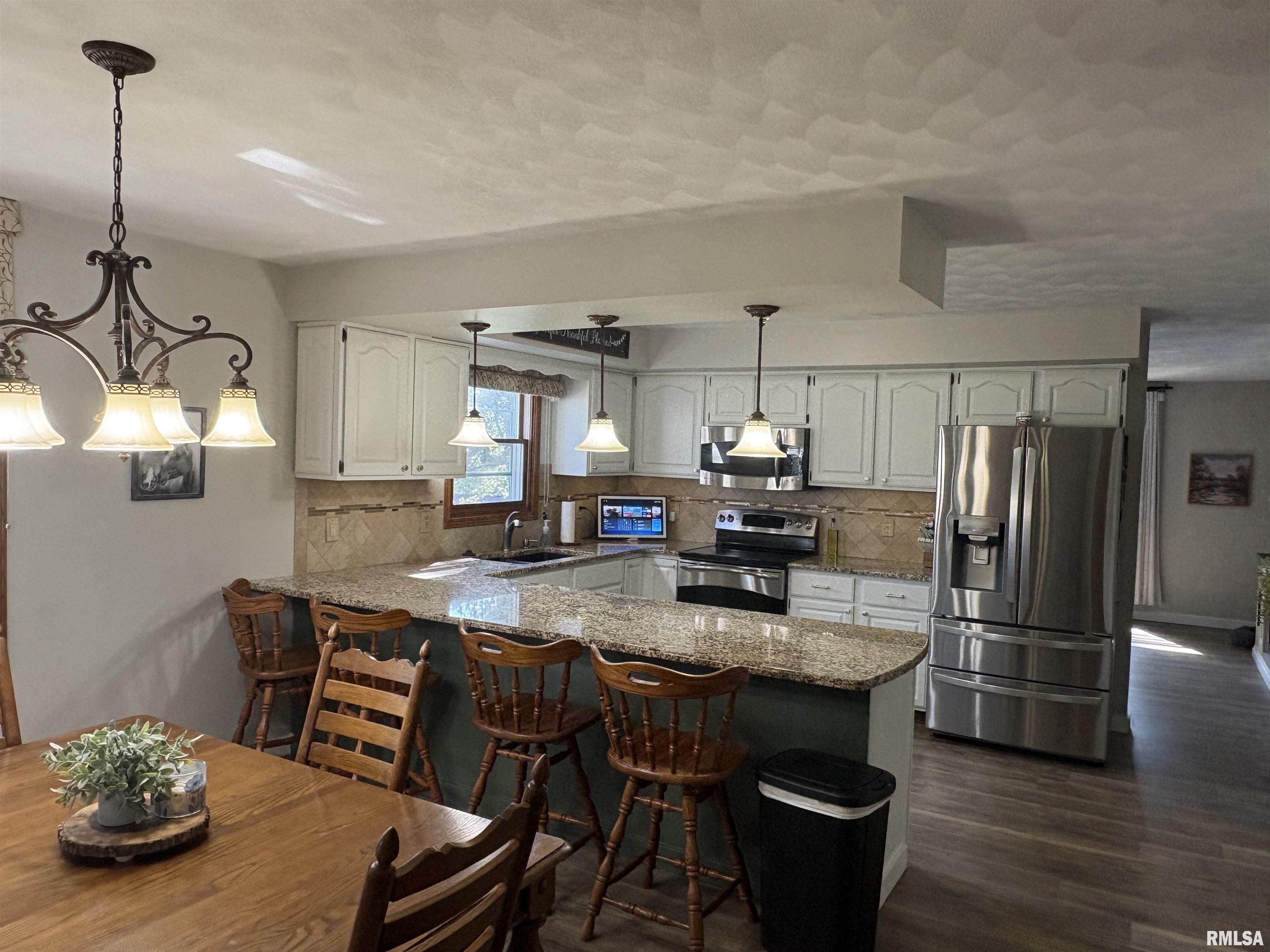 300 North Sunset Drive Manito, IL 61546 - Photo 23 of 72