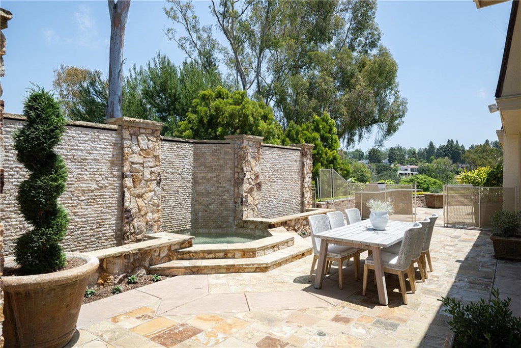 4 Rue Grand Ducal Newport Beach, CA 92660 - Photo 12 of 38