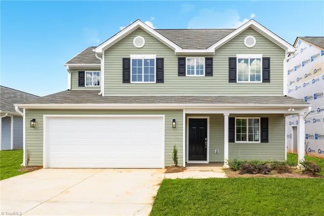 $313,400 | 725 Brampton Drive, McLeansville, NC 27301