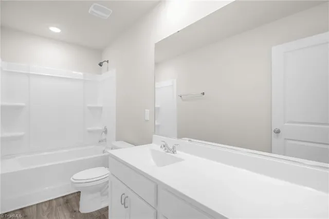 $313,400 | 725 Brampton Drive, McLeansville, NC 27301