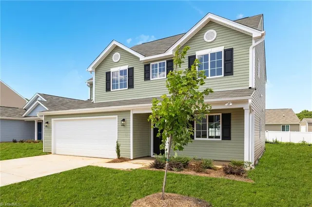 $313,400 | 725 Brampton Drive, McLeansville, NC 27301