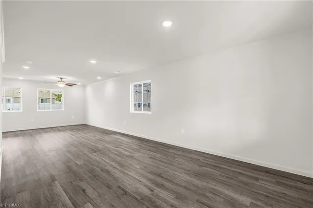 $313,400 | 725 Brampton Drive, McLeansville, NC 27301