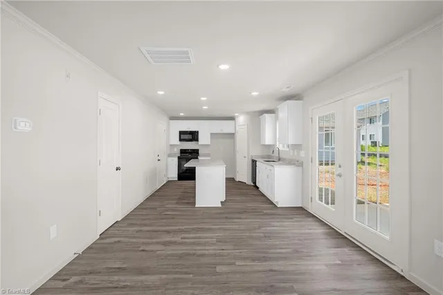 $313,400 | 725 Brampton Drive, McLeansville, NC 27301