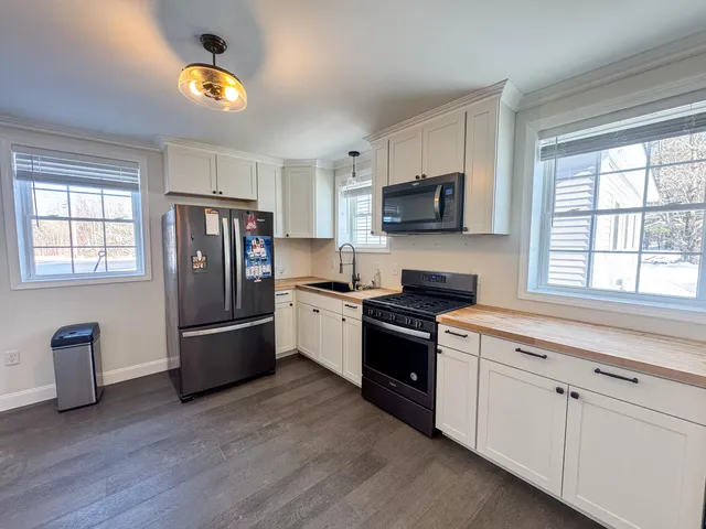 $375,000 | 2914 U.S. Rte 2, Hermon, ME 04401