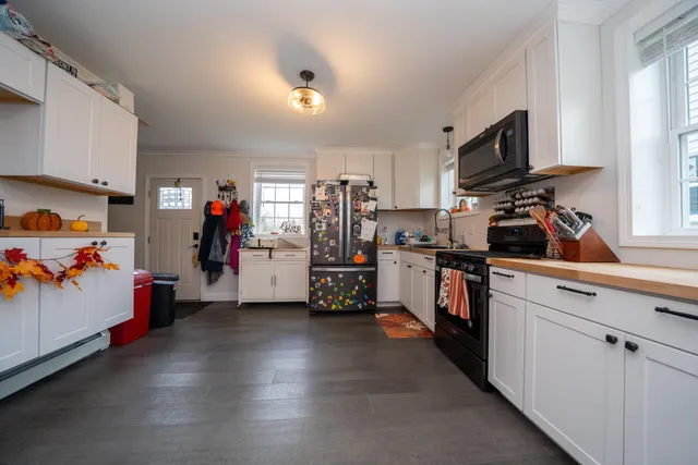 $389,000 | 2914 U.S. Rte 2, Hermon, ME 04401