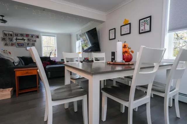 $389,000 | 2914 U.S. Rte 2, Hermon, ME 04401