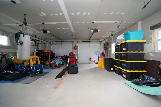 $389,000 | 2914 U.S. Rte 2, Hermon, ME 04401