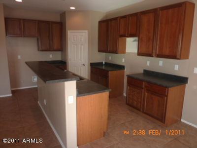 5431 West Beverly Road Laveen, AZ 85339 - Photo 6 of 26 Kitchen