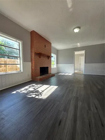 $2,500 | 209 West Kirby Street, Tampa, FL 33604