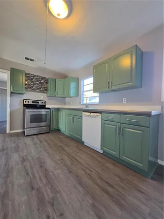 $2,500 | 209 West Kirby Street, Tampa, FL 33604