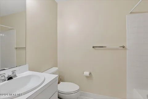 $310,000 | 28 Golden Willows Avenue, Unit 1000, Lakewood, NJ 08701