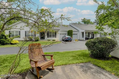 $310,000 | 28 Golden Willows Avenue, Unit 1000, Lakewood, NJ 08701