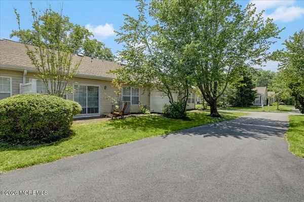 $310,000 | 28 Golden Willows Avenue, Unit 1000, Lakewood, NJ 08701