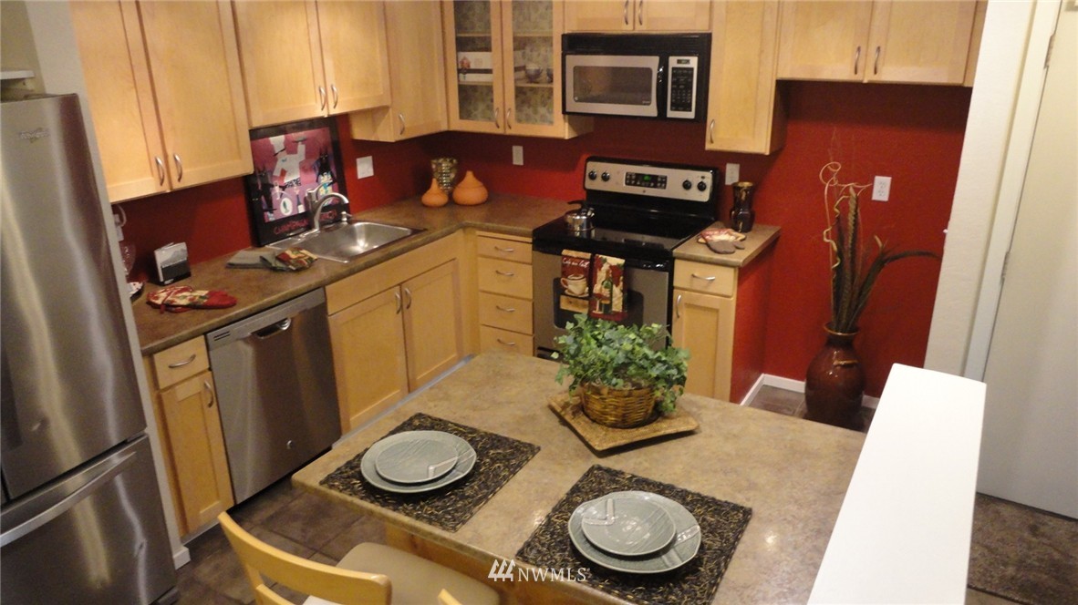 1500 Sunset Boulevard Northeast, Unit 313 Renton, WA 98057 - Photo 4 of 24