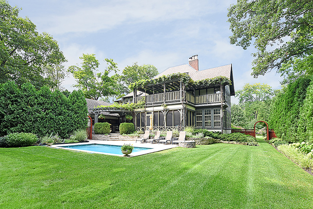 600 Ash Street Winnetka, IL 60093 - Photo 3 of 56 a view of a park with large trees