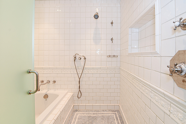 600 Ash Street Winnetka, IL 60093 - Photo 38 of 56 a bathroom with a bathtub
