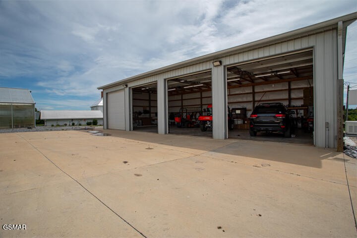 1917 Valley Home Road Dandridge, TN 37725 - Photo 32 of 84 Gallery Image 32