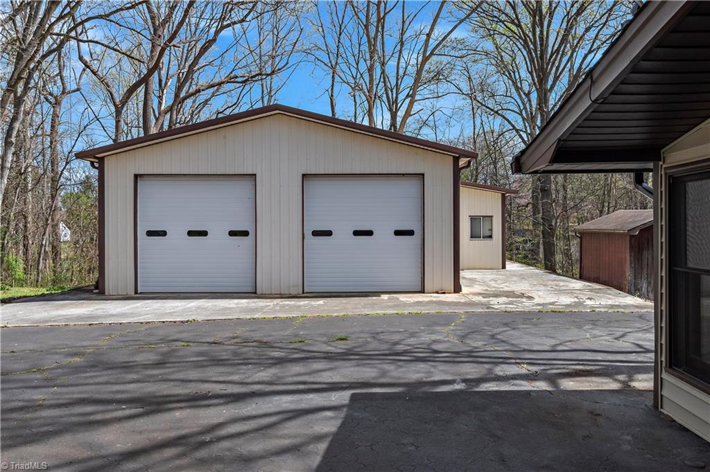 184 Hawthorne Road Mocksville, NC 27028 - Photo 2 of 38 Gallery Image 2