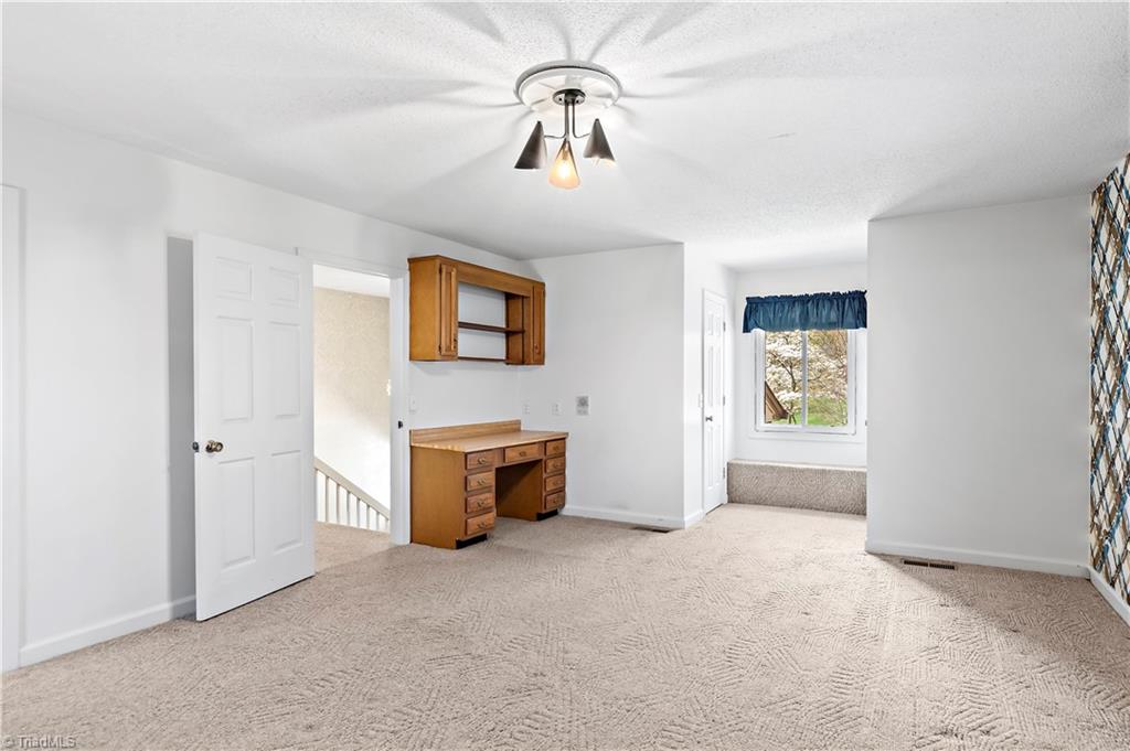184 Hawthorne Road Mocksville, NC 27028 - Photo 28 of 38 Gallery Image 28