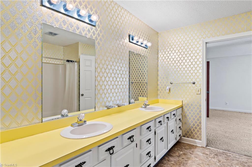 184 Hawthorne Road Mocksville, NC 27028 - Photo 29 of 38 Gallery Image 29