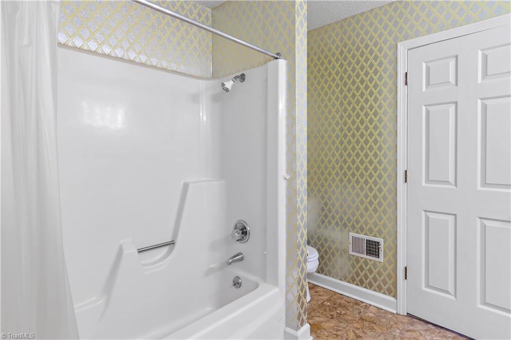 184 Hawthorne Road Mocksville, NC 27028 - Photo 30 of 38 Gallery Image 30