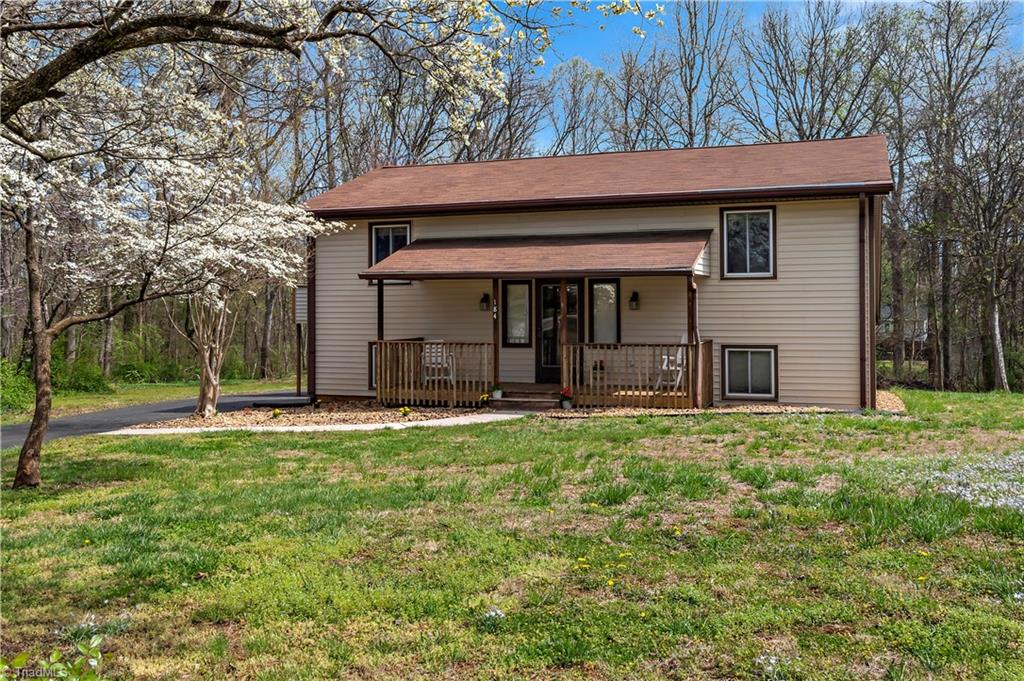 184 Hawthorne Road Mocksville, NC 27028 - Photo 3 of 38 Gallery Image 3