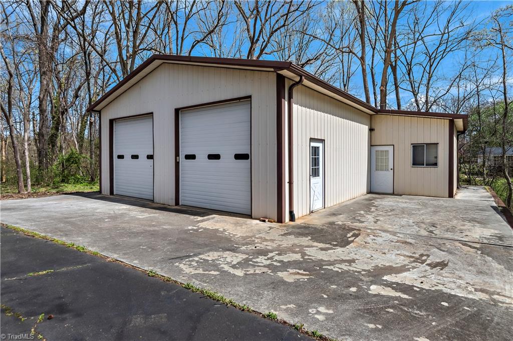 184 Hawthorne Road Mocksville, NC 27028 - Photo 37 of 38 Gallery Image 37
