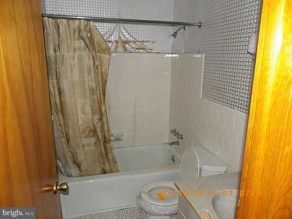 8057 Woodhaven Road Rosedale, MD 21237 - Photo 3 of 17 Bath (Master)