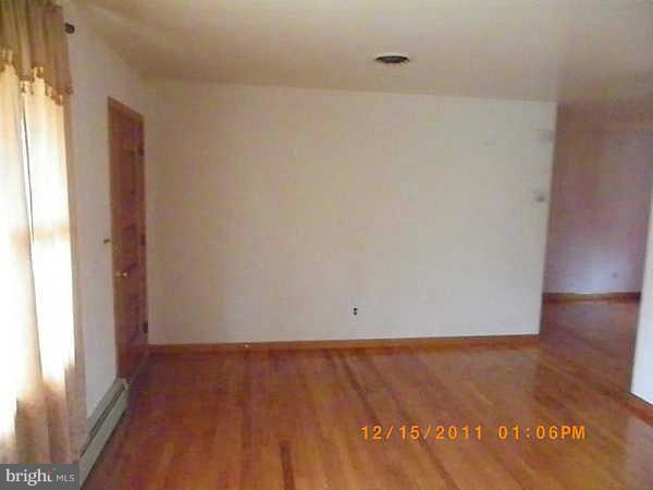 8057 Woodhaven Road Rosedale, MD 21237 - Photo 5 of 17 Interior (General)