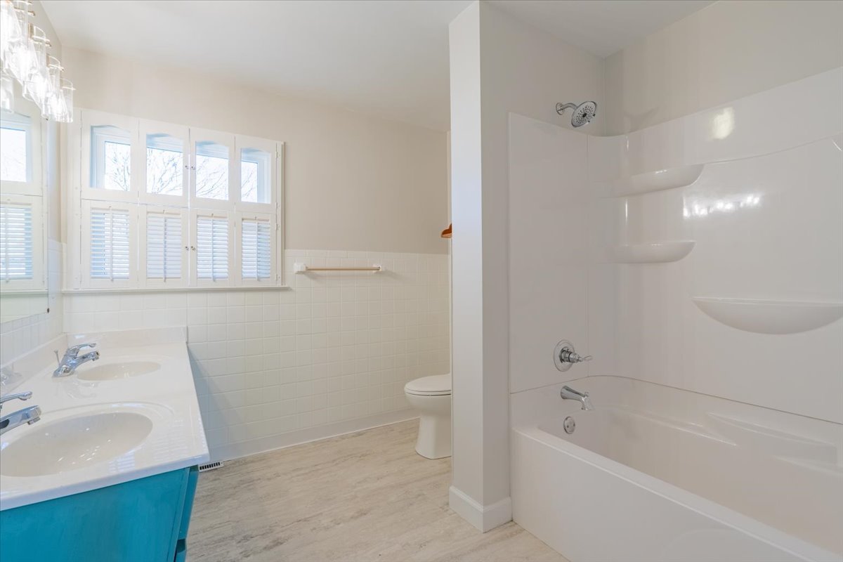 403 Radliff Road Bloomington, IL 61701 - Photo 18 of 28 Gallery Image 18