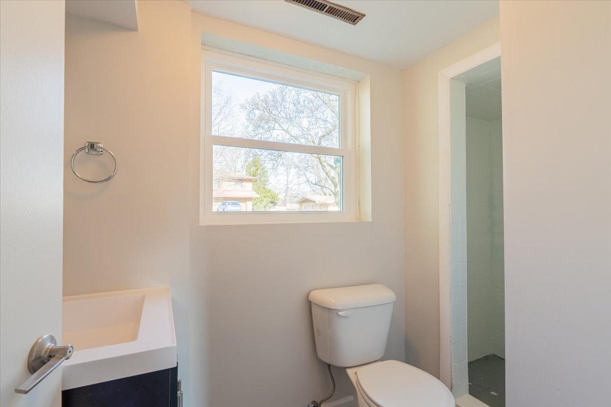 403 Radliff Road Bloomington, IL 61701 - Photo 21 of 28 Gallery Image 21