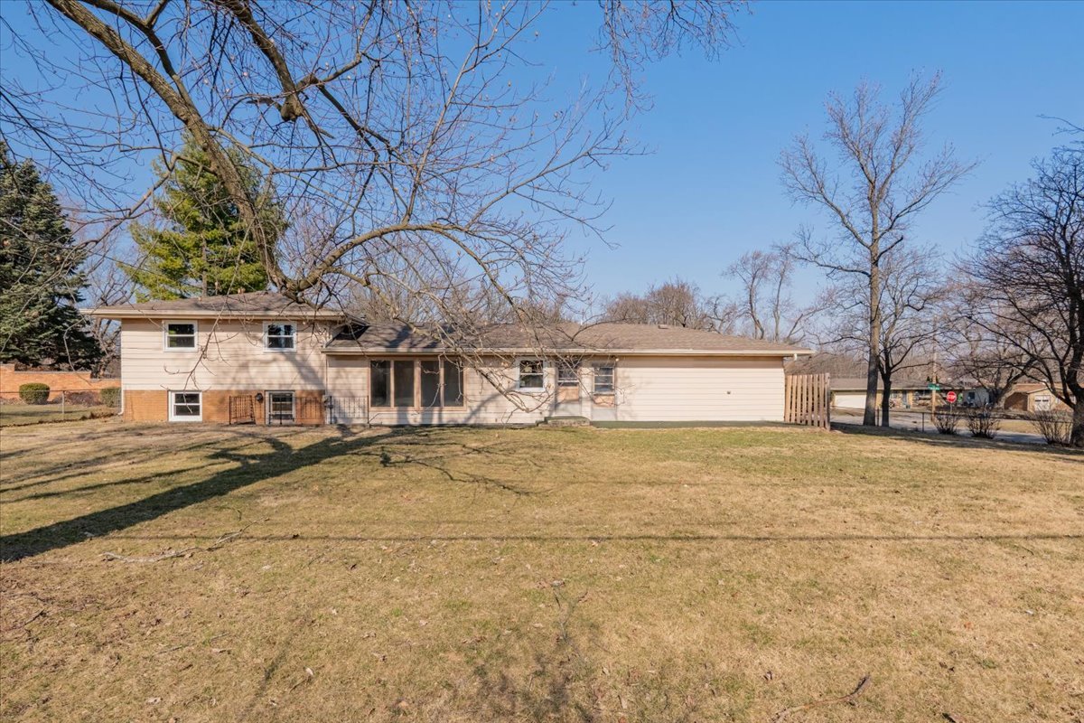 403 Radliff Road Bloomington, IL 61701 - Photo 26 of 28 Gallery Image 26