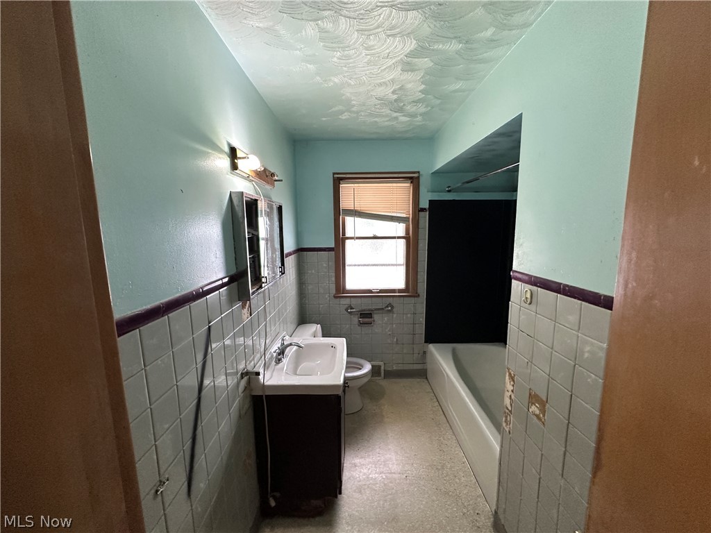 6210 Heisley Avenue Cleveland, OH 44105 - Photo 18 of 25