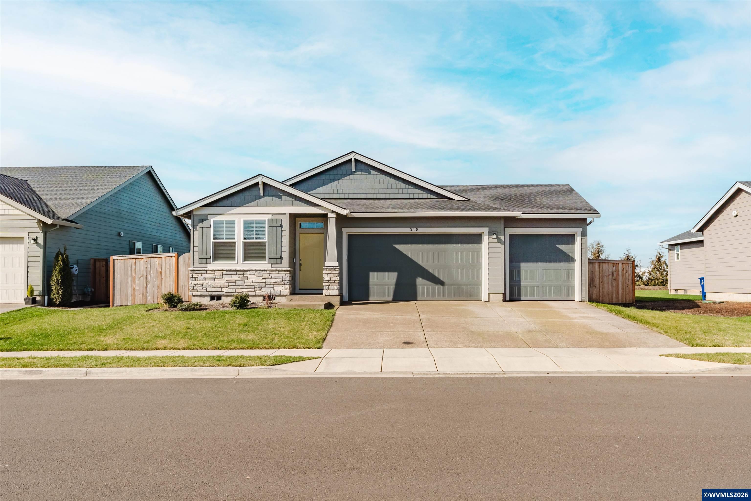 210 Walnut Street Mount Angel, OR 97362 - Photo 2 of 46
