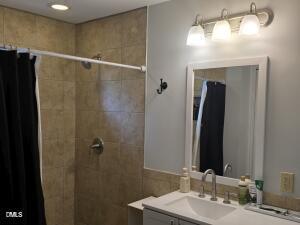 2105 Newton Dairy Road Henderson, NC 27537 - Photo 10 of 15 Bathroom