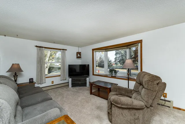 $298,900 | 134 Rena Belle Street Northwest, Eyota, MN 55934