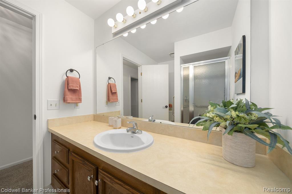 250 Meadow Bridge Drive Rochester Hills, MI 48307 - Photo 25 of 39