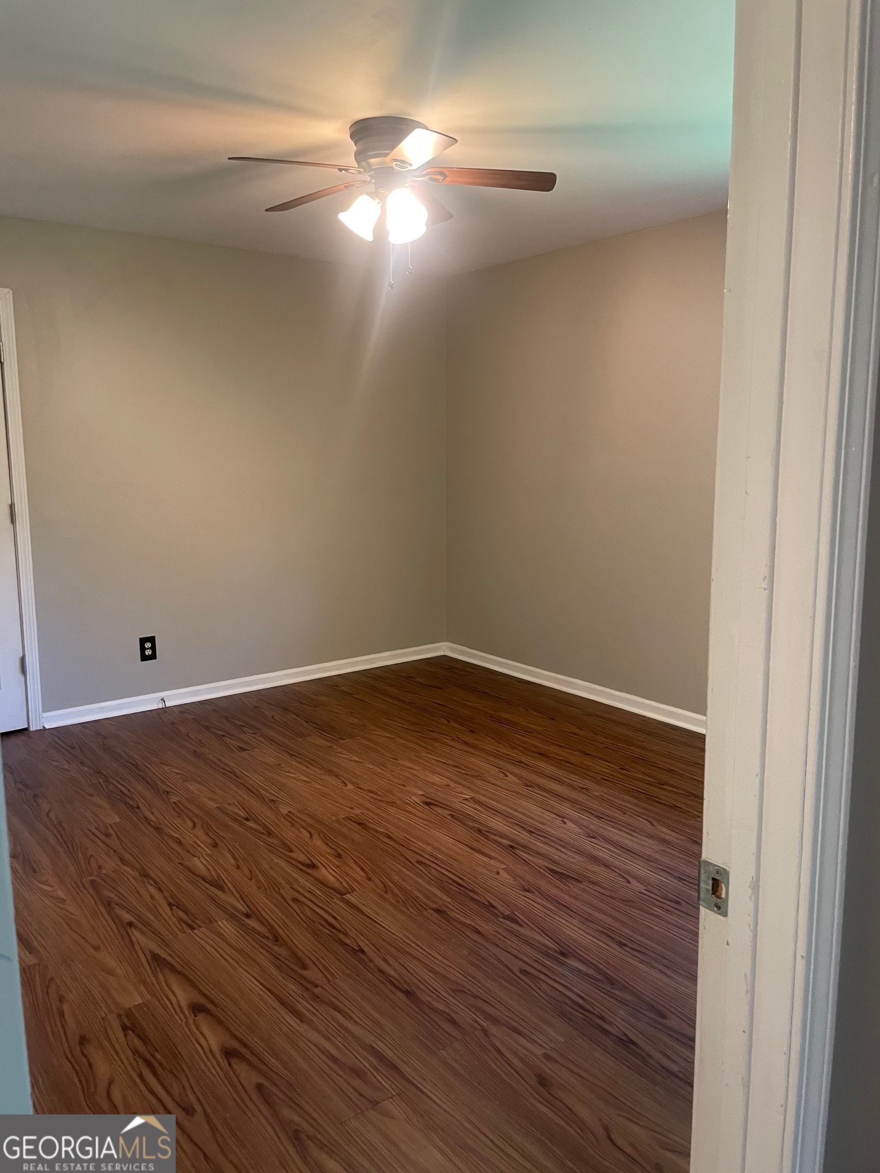 215 Old Mize Road Toccoa, GA 30577 - Photo 30 of 43 a view of empty room with wooden floor