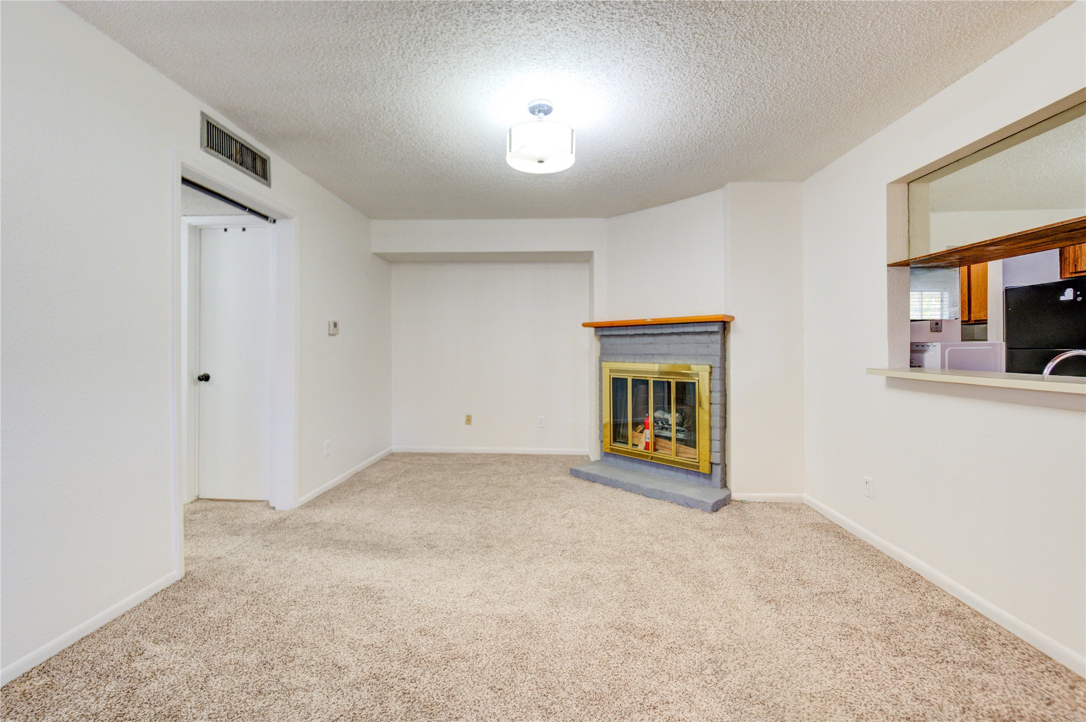 2800 Jeanetta Street, Unit 2504 Houston, TX 77063 - Photo 16 of 49 a view of an empty room with a window
