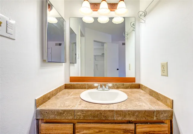 $1,250 | 2800 Jeanetta Street, Unit 2504, Houston, TX 77063