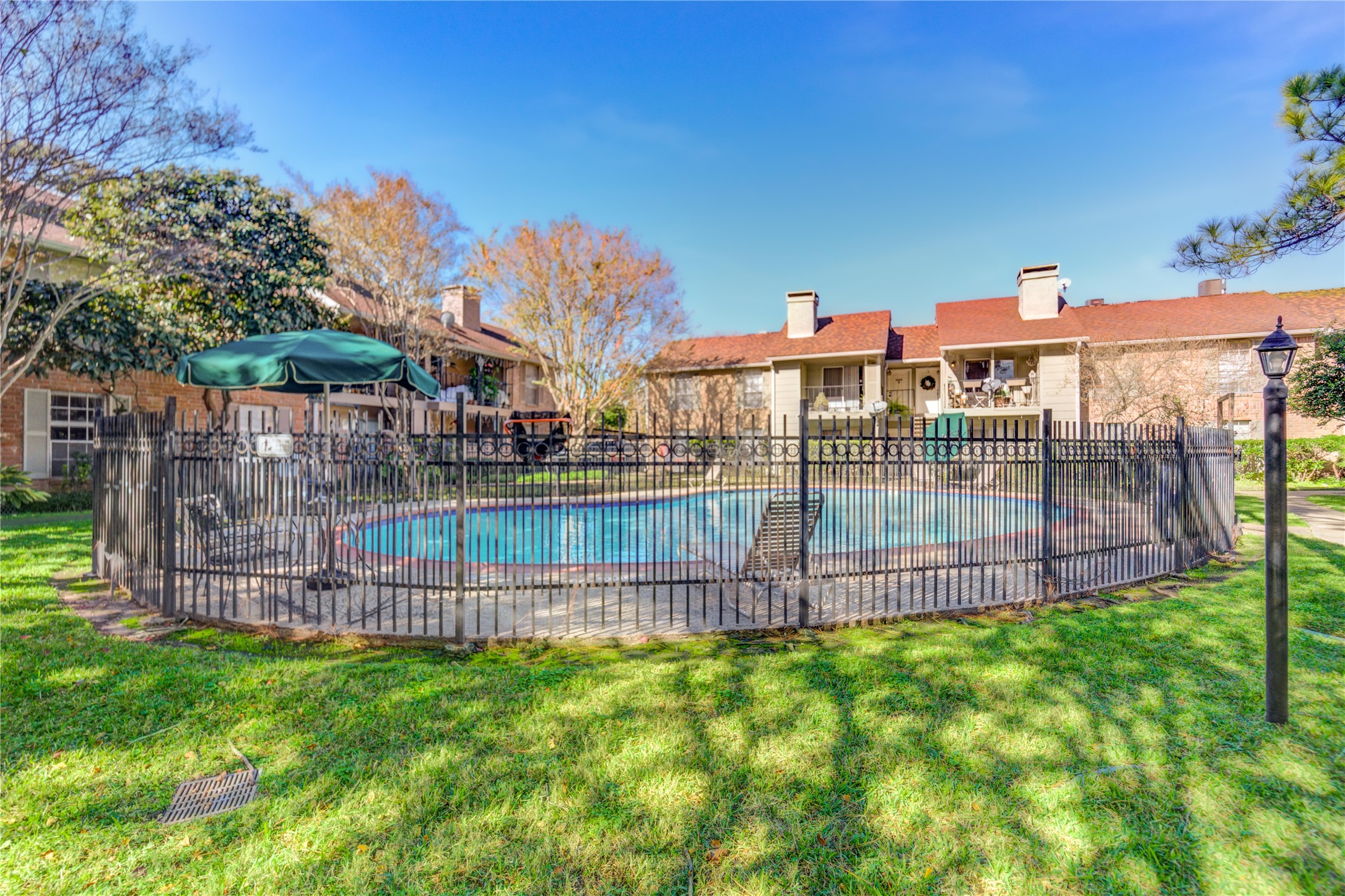2800 Jeanetta Street, Unit 2504 Houston, TX 77063 - Photo 46 of 49 a view of a houses with a backyard
