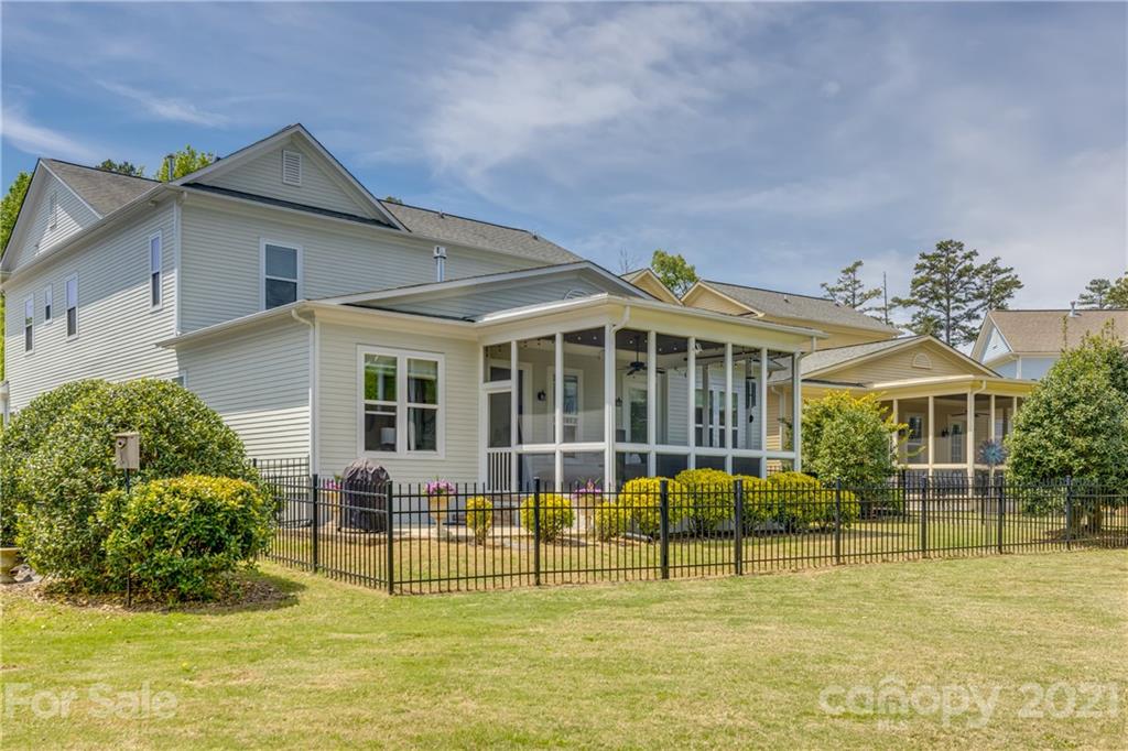 218 Crowded Roots Road Fort Mill, SC 29715 - Photo 4 of 27 Gallery Image 4