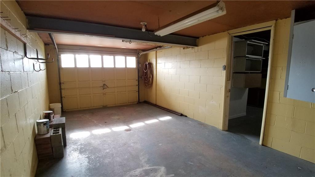 3678 Brodhead Road Monaca, PA 15061 - Photo 19 of 25 Garage