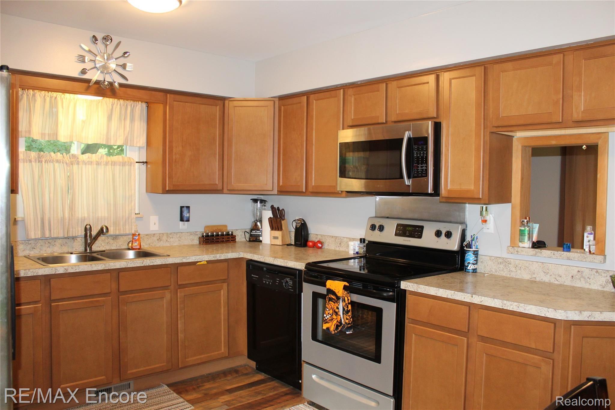 4715 Sashabaw Road Clarkston, MI 48346 - Photo 7 of 31 IMG_6067.JPG