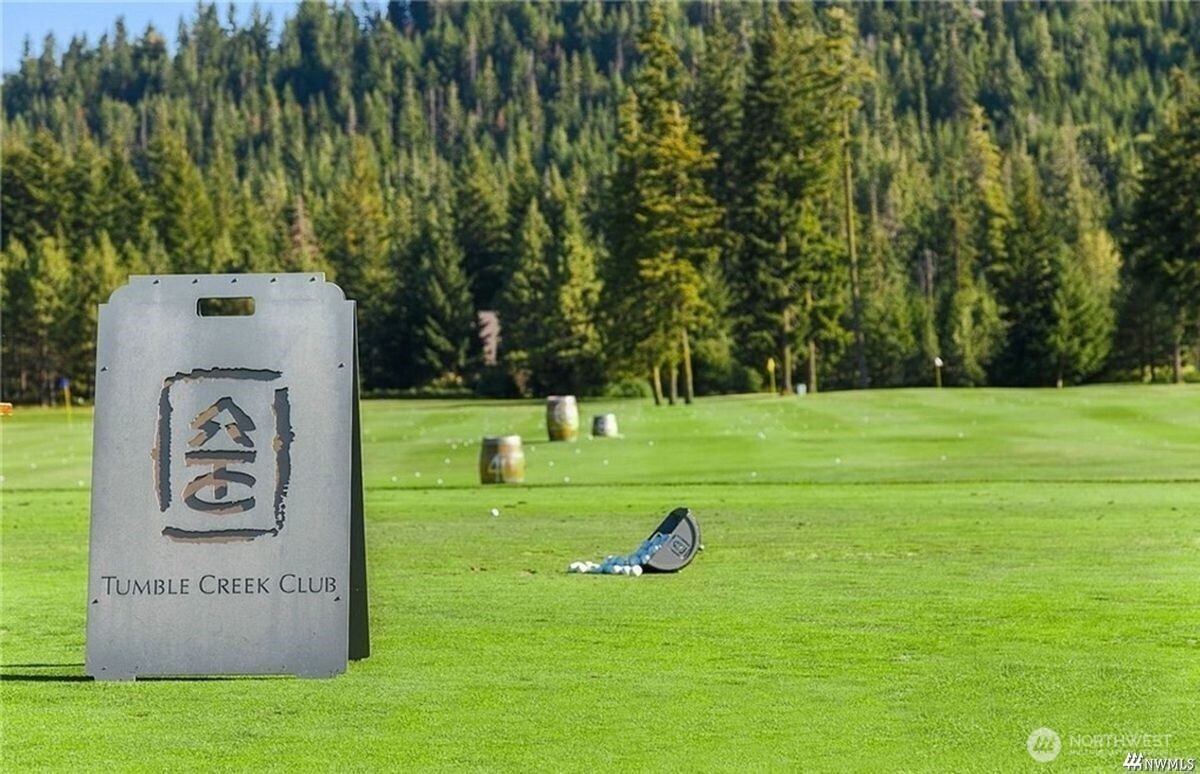 430 Iron Monarch Loop Cle Elum, WA 98922 - Photo 35 of 35 a view of a golf course with a park