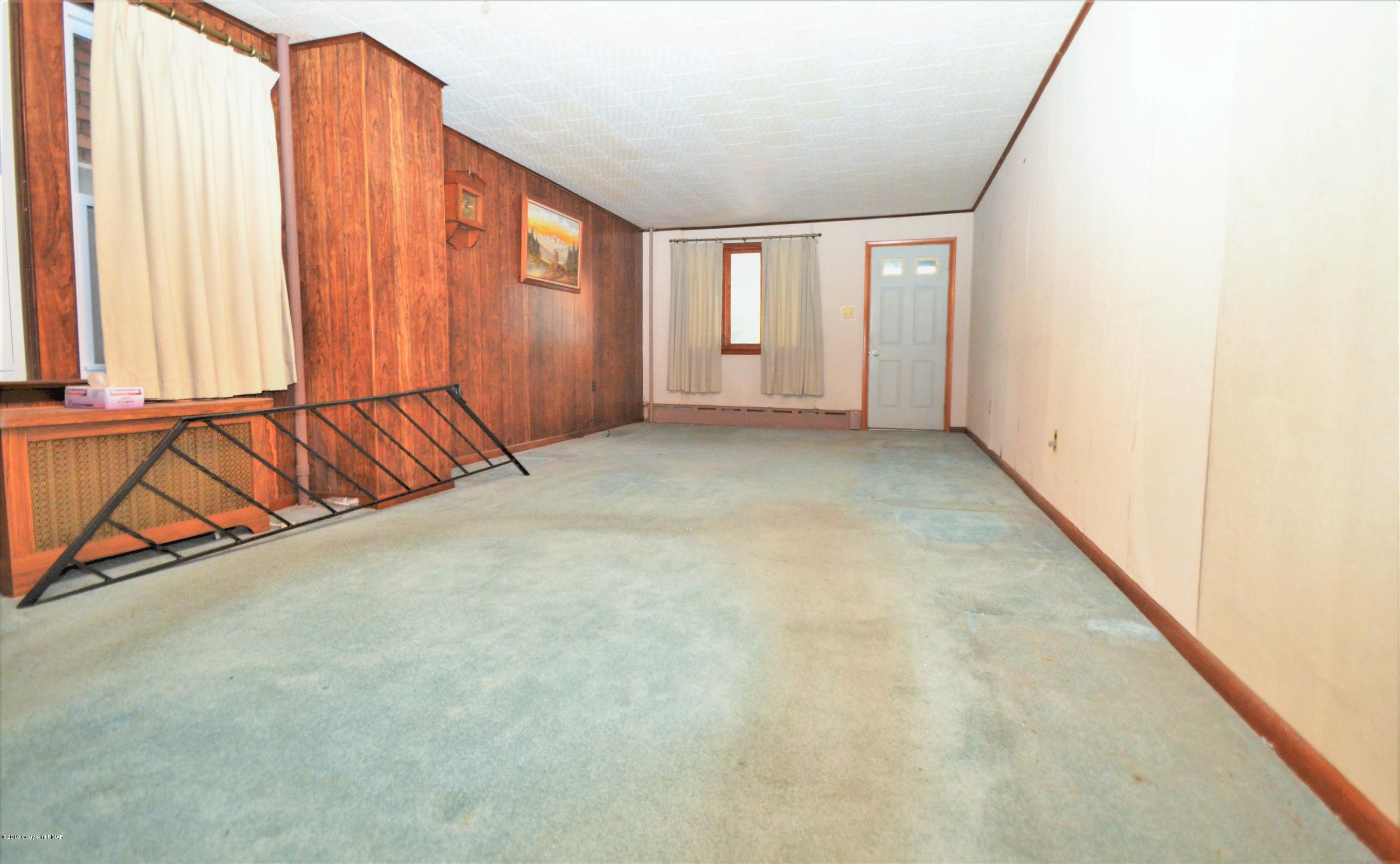 358 West Ridge Street Lansford, PA 18232 - Photo 6 of 12 6